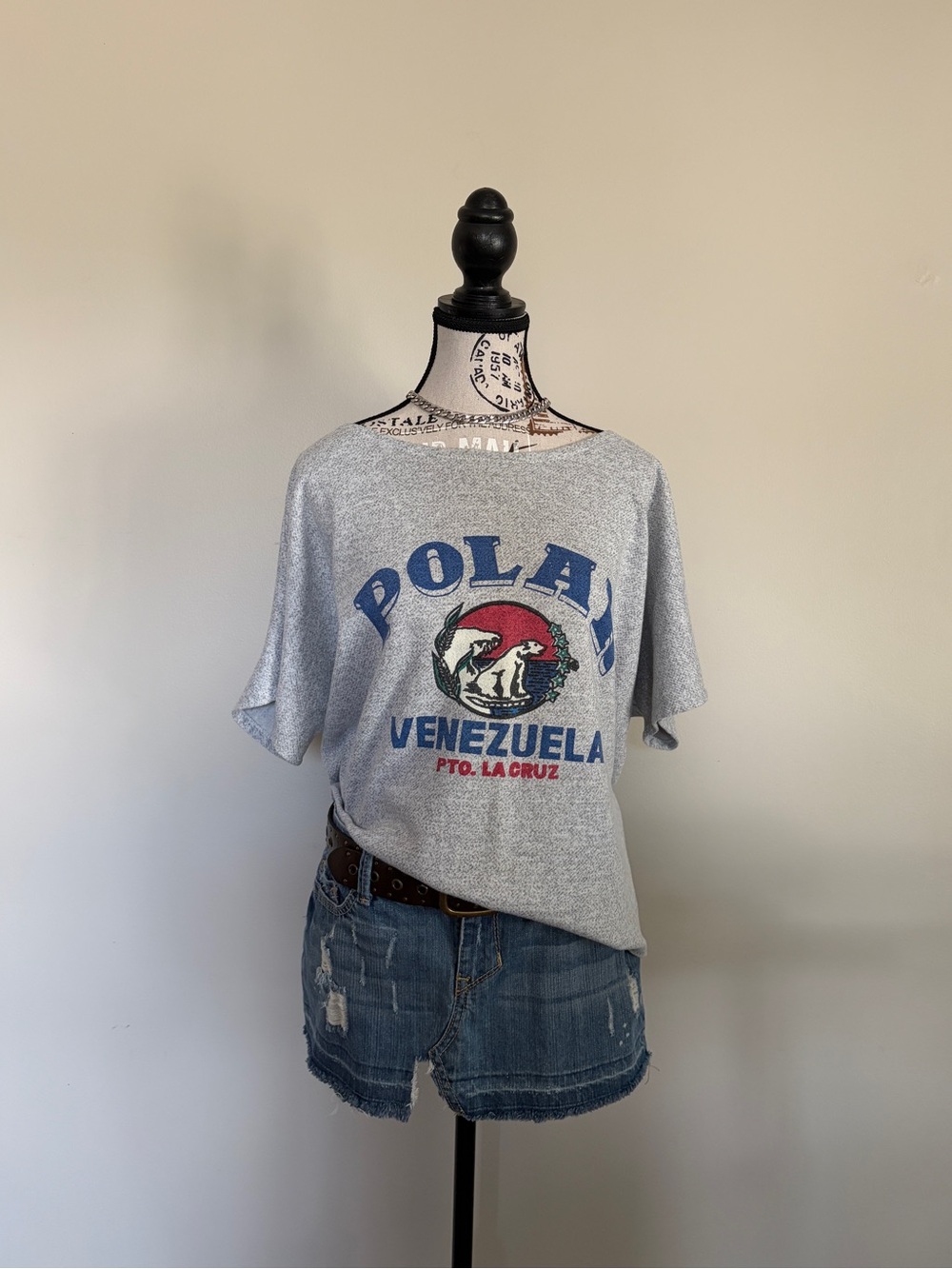 Vintage 90s Empresas Polar Venezuela Bear Graphic Oversized Sweatshirt
